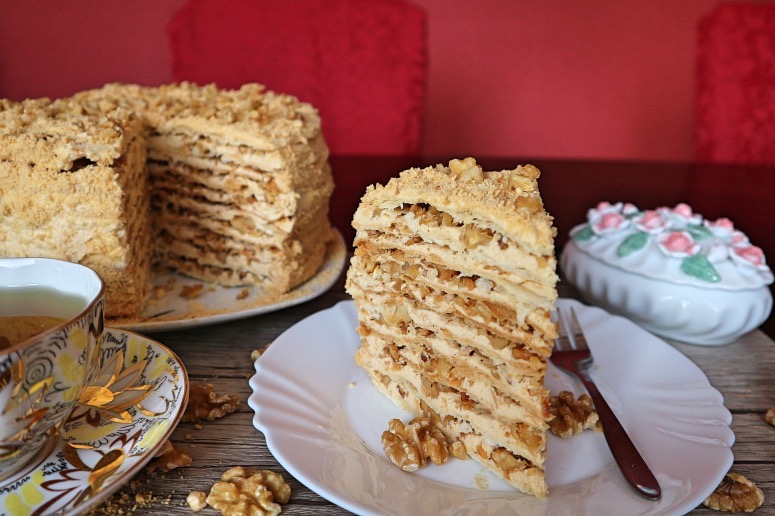 "Гранд Наполеон" - любимый торт с грецкими орехами и карамелью