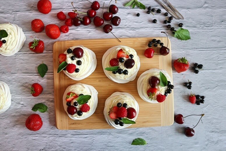 Мини-Павлова – рецепт любимых во всем мире летних пирожных