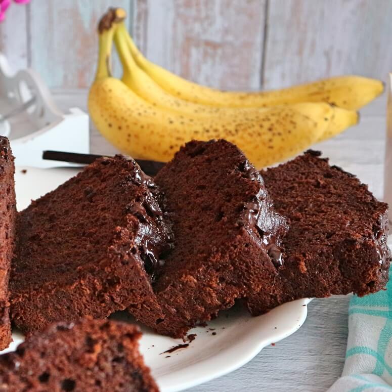 Шоколадный пирог с бананами